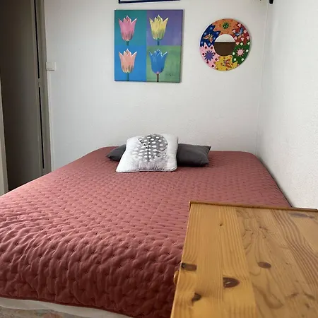 Mazet Climatise 3 Pieces Avec Piscine Et Parking, Quartier Calme, - Fr-1-251-840 Holiday home Le Lavandou